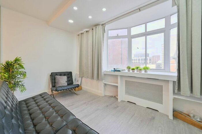 2 Bedroom Flat To Rent In Upper Berkeley Street, Marylebone, London, W1H