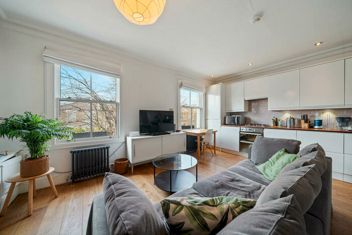 2 Bedroom Maisonette To Rent In Lancaster Road, N4