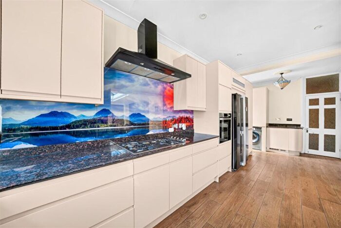 4 Bedroom Bungalow To Rent In Whitney Avenue, Redbridge, IG4
