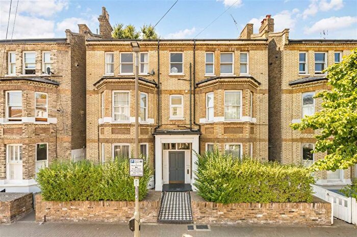 2 Bedroom Flat For Sale In Alderbrook Road, Balham, SW12