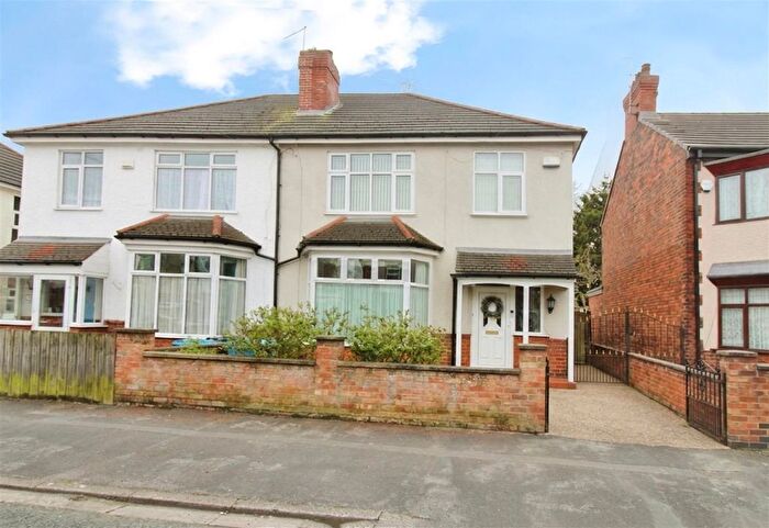 3 Bedroom Semi-Detached House For Sale In Etherington Road, Hull, HU6