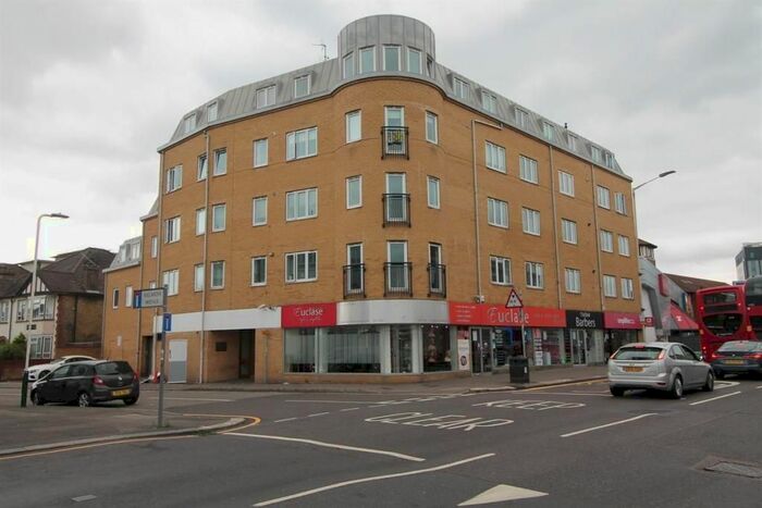 1 Bedroom Flat To Rent In Southbury Court, South Street, RM1