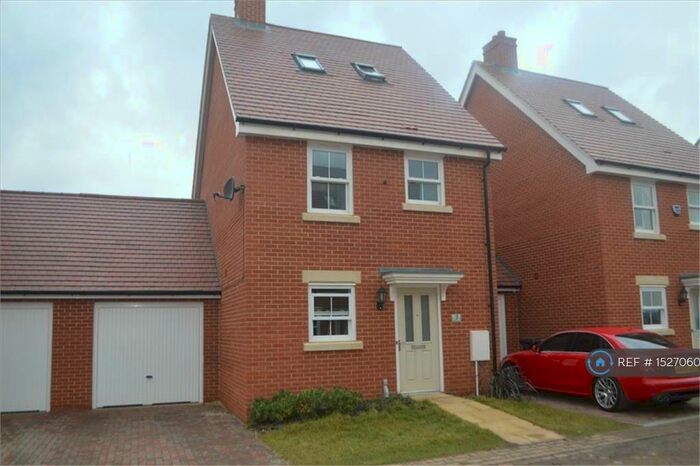 3 Bedroom Detached House To Rent In Blackburn Way, Biggleswade, SG18