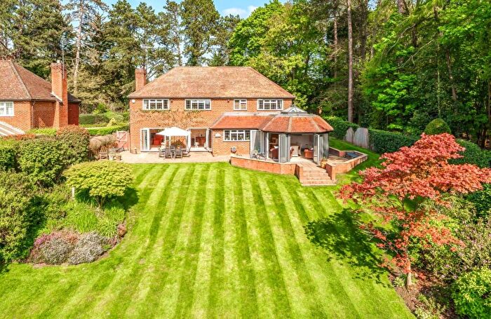 4 Bedroom Detached House For Sale In Hook Heath Road, Hook Heath, GU22