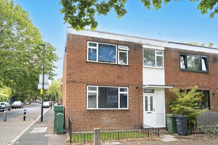 3 Bedroom End Of Terrace House For Sale In Regent Road, Herne Hill, SE24