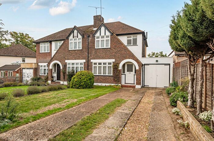 3 Bedroom Semi-Detached House For Sale In Colemans Moor Lane, Woodley, Reading, RG5
