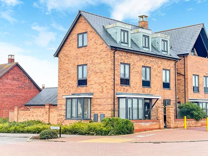 4 Bedroom Detached House For Sale In Longhorn Drive, Whitehouse, Milton Keynes, MK8