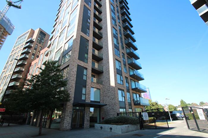 2 Bedroom Flat To Rent In Cherry Orchard Road, Croydon, CR0