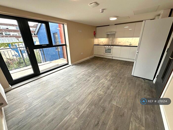 2 Bedroom Flat To Rent In Hepburn Court B, Bristol, BS1