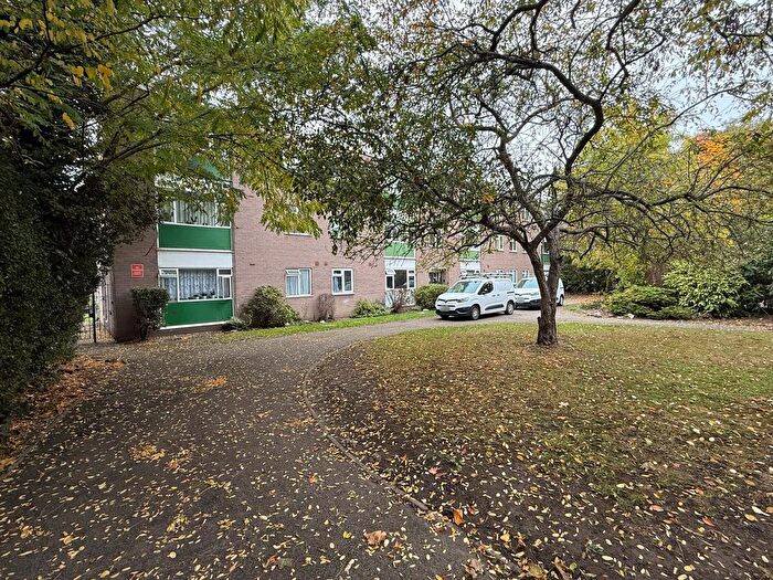 2 Bedroom Flat For Sale In Elm Court, Bromley Road, Catford, SE6