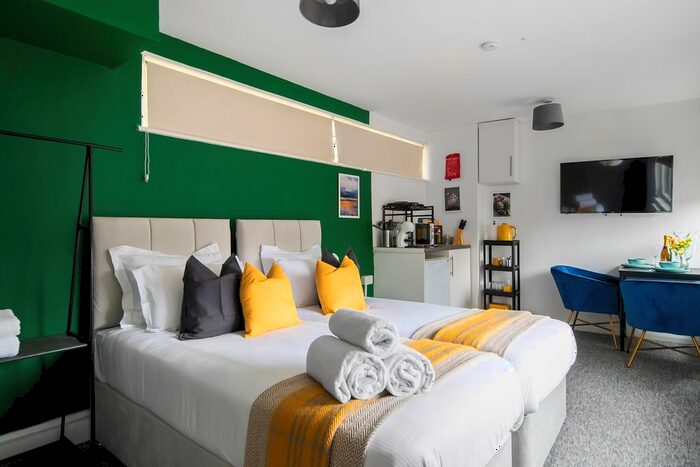 Studio To Rent In Crown Lane, London, N14