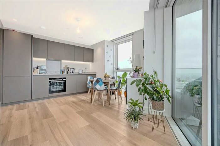 2 Bedroom Apartment To Rent In Daneland Walk, London, N17