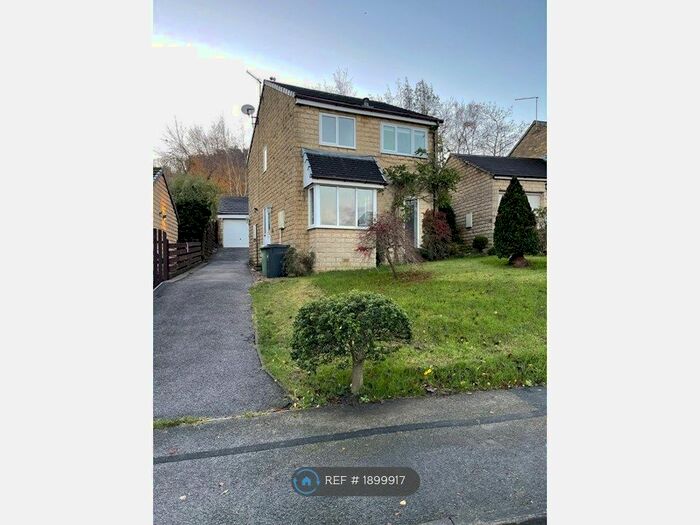 3 Bedroom Detached House To Rent In Longlands Bank, Thongsbridge, Holmfirth, HD9