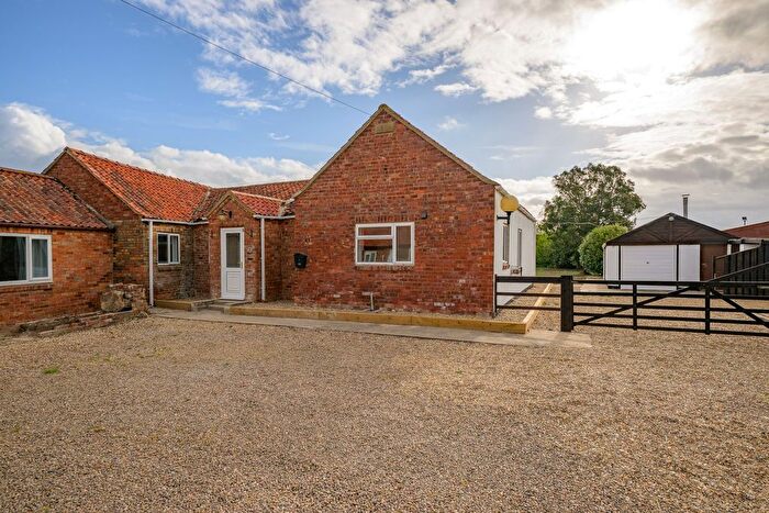3 Bedroom Semi-detached Bungalow For Sale In Station Road, Stickney, PE22