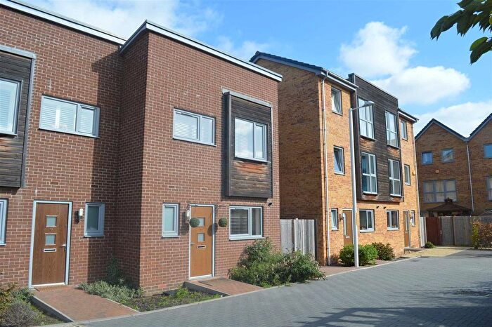 2 Bedroom Property To Rent In Rainbow Gardens, Dartford, DA1