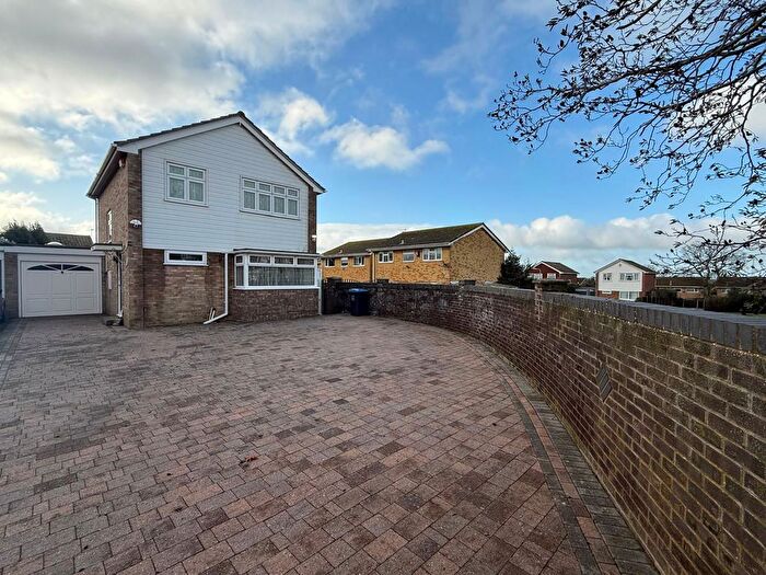 3 Bedroom Detached House For Sale In Mark Avenue, Ramsgate, CT11