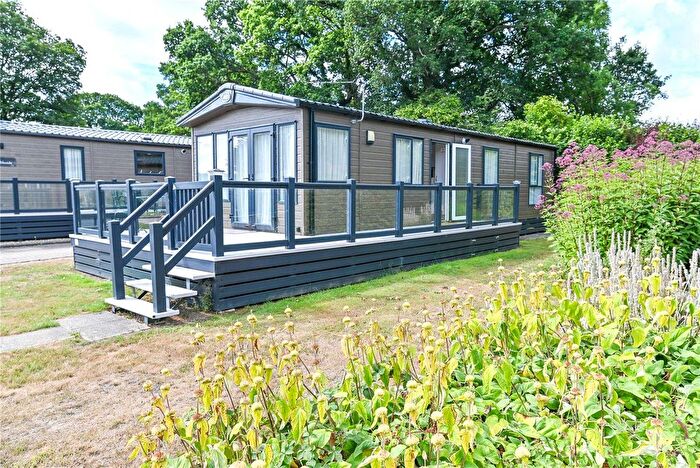 2 Bedroom Park Home For Sale In Beech, Hoburne Bashley Holiday Park, New Milton, BH25