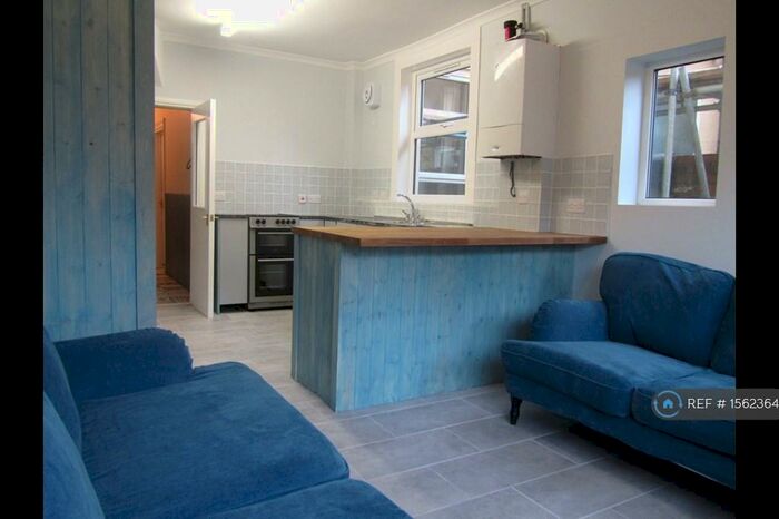 6 Bedroom Terraced House To Rent In Longmead Avenue, Bristol, BS7