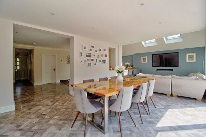 5 Bedroom Detached House For Sale In Reading Road, Winnersh, Wokingham, RG41