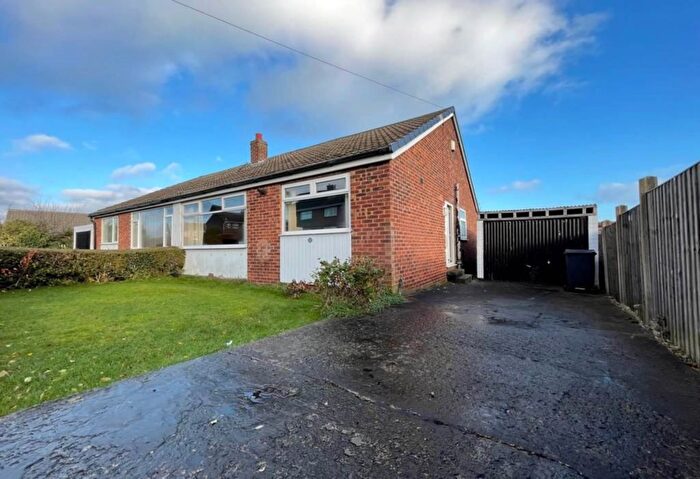 2 Bedroom Semi-Detached Bungalow To Rent In White Lee Side, Heckmondwike, WF16
