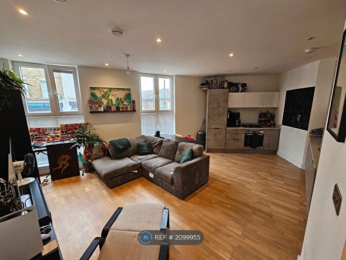 1 Bedroom Flat To Rent In Conan Apartments, London, SE25