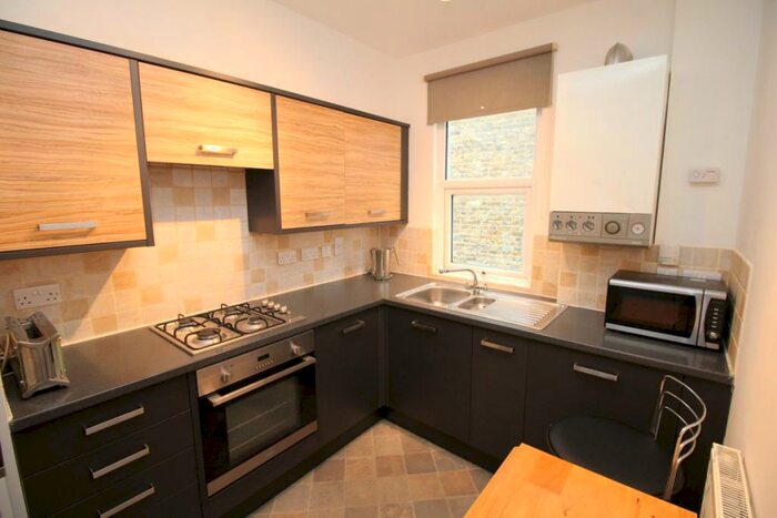 1 Bedroom Flat To Rent In Clifton Road, Wallington, Surrey, SM6