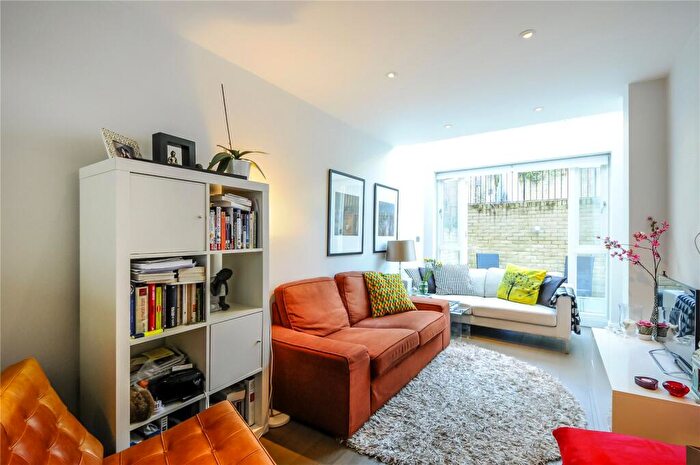 1 Bedroom Flat To Rent In Chelsea Walk, London, SW10