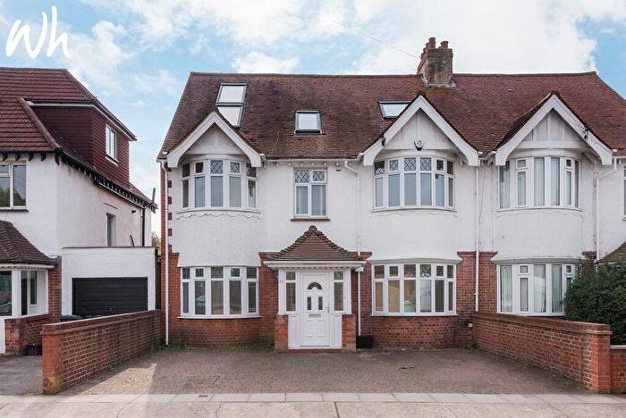5 Bedroom Semi-Detached House To Rent In Orchard Gardens, BN3