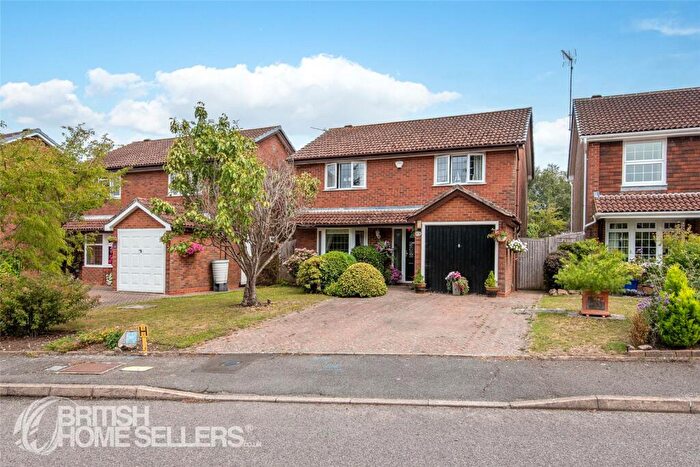 4 Bedroom Detached House For Sale In Chestnut Walk, Pulborough, West Sussex, RH20
