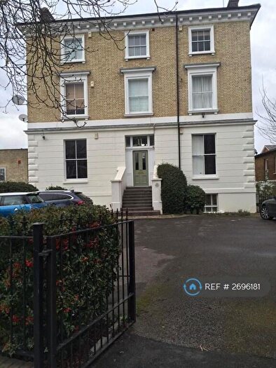 1 Bedroom Flat To Rent In Wolfdene House, London, SW12