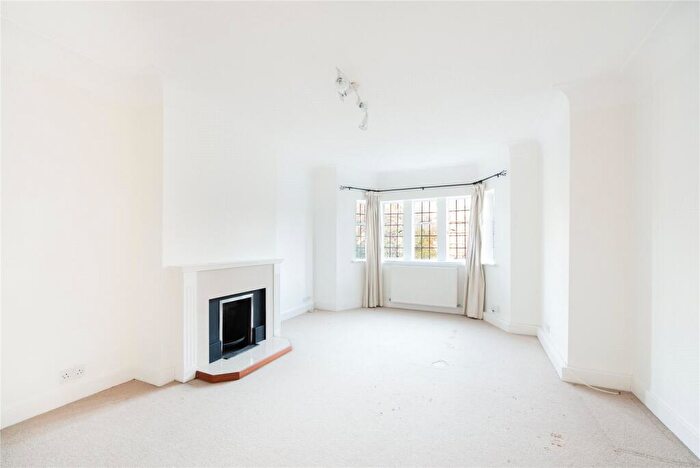 2 Bedroom Apartment To Rent In Tudor Close, London, NW3