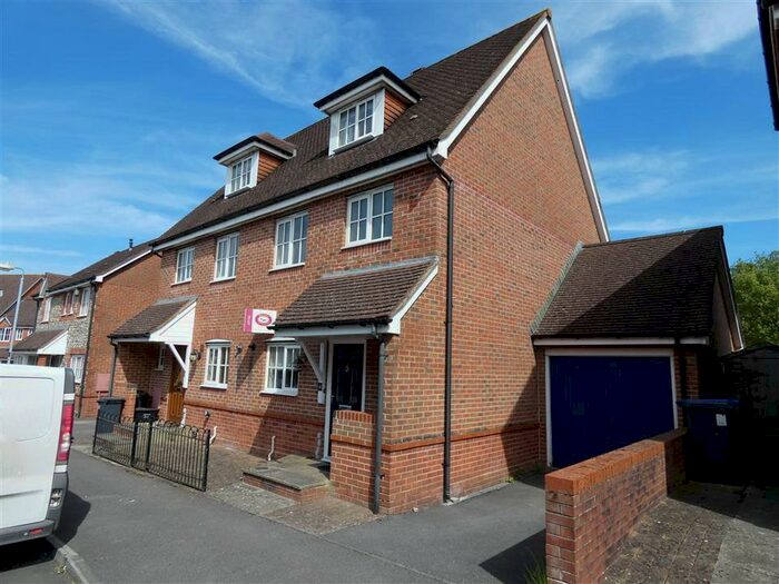 3 Bedroom House To Rent In Pointers Way, Amesbury, Wiltshire, SP4