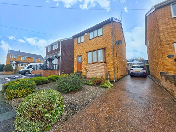 3 Bedroom Detached House For Sale In Hanbury Close, Barnsley, S71