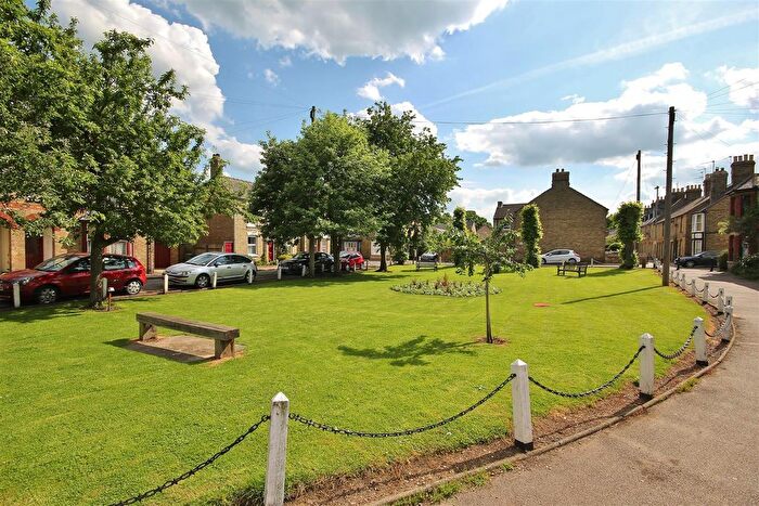 3 Bedroom End Terrace House To Rent In Ouse Walk, Huntingdon, PE29