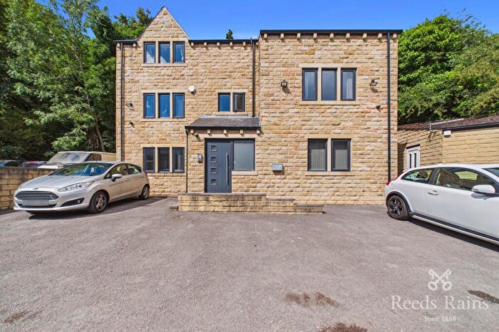 1 Bedroom Apartment To Rent In Manchester Road, Huddersfield, West Yorkshire, HD1
