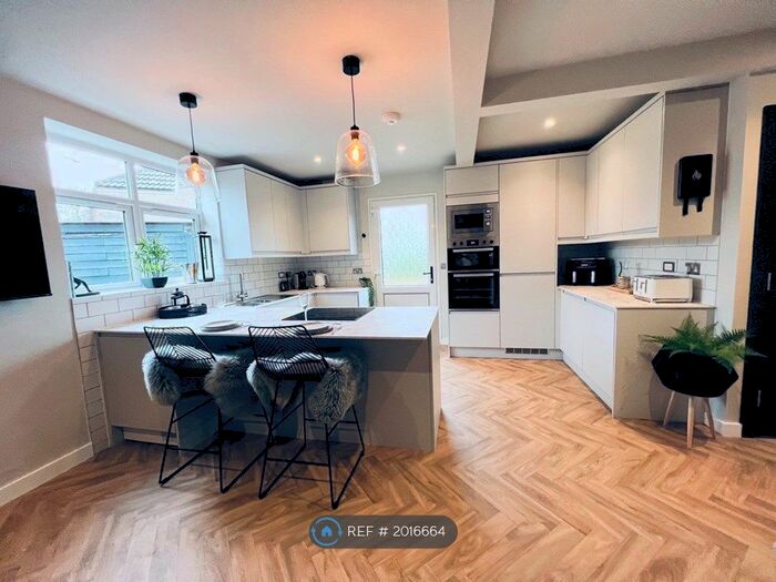 6 Bedroom Semi-Detached House To Rent In East Way, Bath, BA2