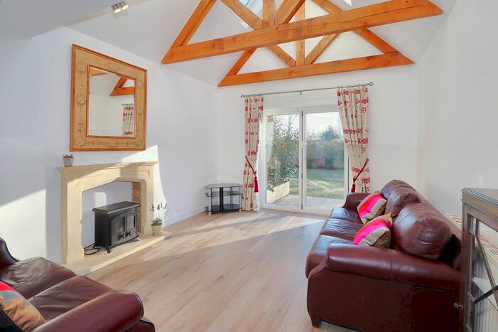 1 Bedroom Flat To Rent In Burhill Road, Hersham, Surrey, KT12