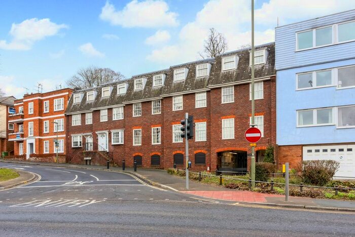 2 Bedroom Flat To Rent In Quarry Street, Guildford, GU1