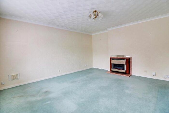 2 Bedroom Detached Bungalow For Sale In Rosemary Way, Waterlooville, PO8
