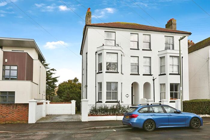 6 Bedroom Semi Detached House For Sale In Ashburton Road, Gosport, PO12