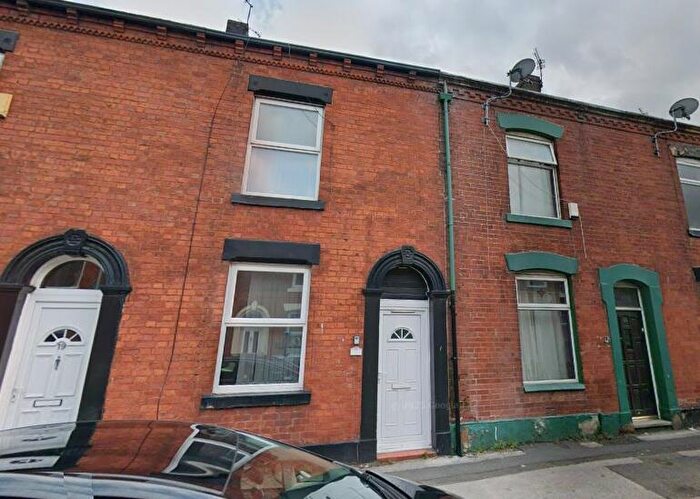 2 Bedroom Terraced House To Rent In Hanson Street, Oldham, OL4