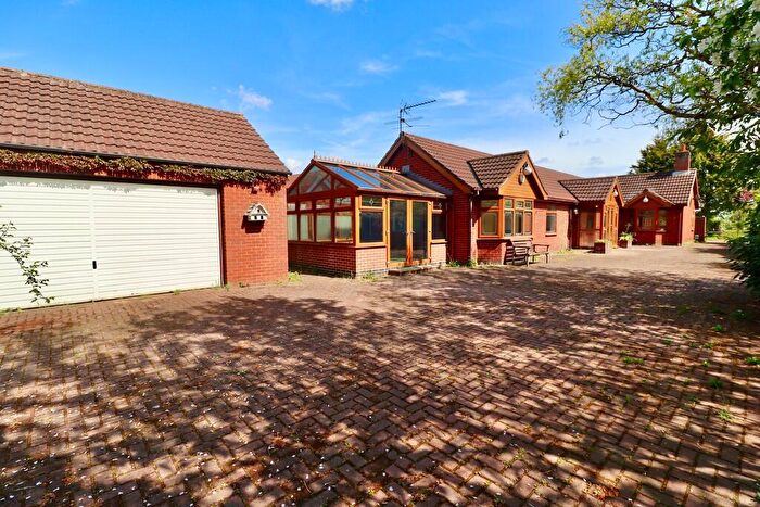 4 Bedroom Detached Bungalow For Sale In High Street, Newton-on-Trent, Lincoln, LN1