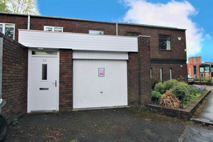 3 Bedroom Semi-Detached House To Rent In Silverwell Street, Bolton, BL1