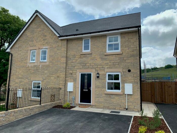 3 Bedroom Semi-Detached House To Rent In Hopton Wood Way; Buxton., SK17