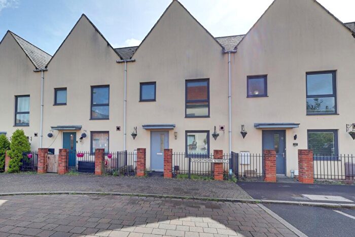 3 Bedroom Terraced House For Sale In Shorthorn Street, Waterlooville, PO7