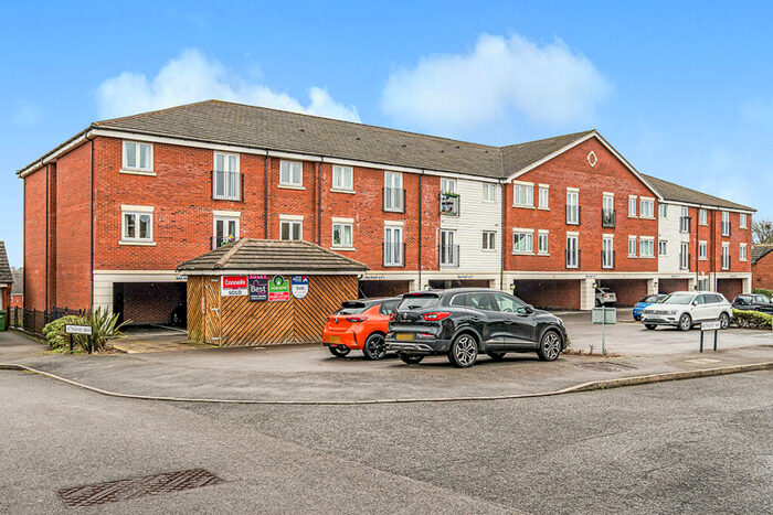 2 Bedroom Flat To Rent In Southgate Way, Dudley, West Midlands, DY1