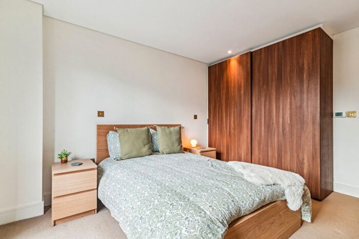 1 Bedroom Flat To Rent In Times Court, Retreat Road, Richmond, TW9