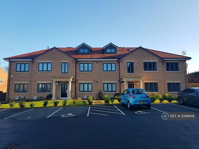 1 Bedroom Flat To Rent In Royal Navy Court, Luton, LU2