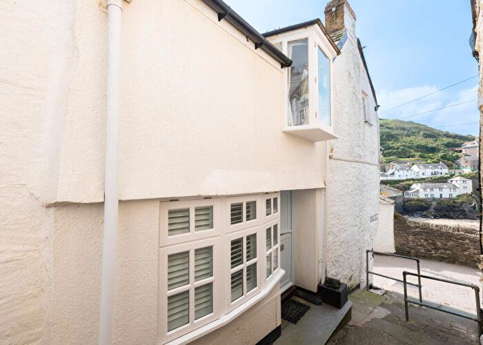 2 Bedroom Cottage For Sale In Seagull Cottage, PL29