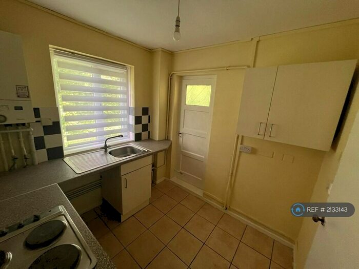 2 Bedroom Flat To Rent In Bettws, Newport, NP20